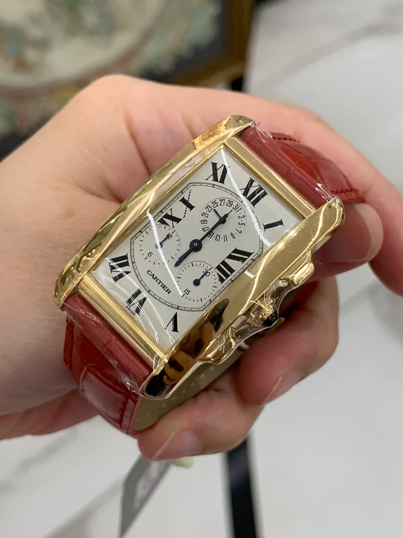 Cartier Tank Series 18k Rose Gold Watch 26.5*44.5 watch diameter