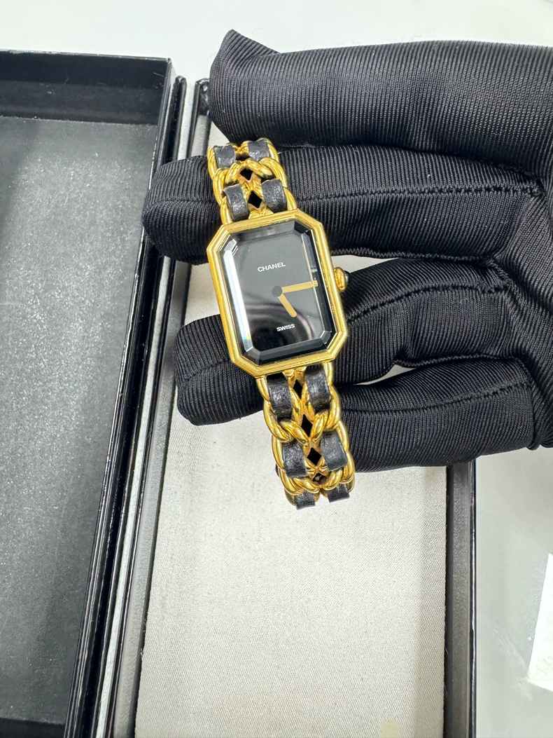 Chanel vintage Premiere sugar cube black gold watch (second hand)