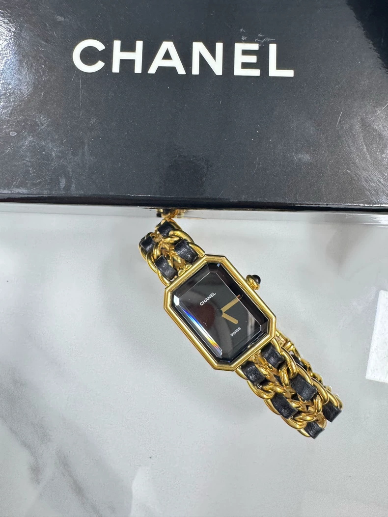 Chanel vintage Premiere sugar cube black gold watch (second hand)-2