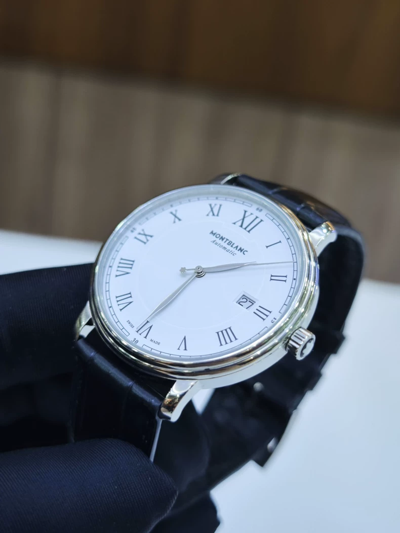 Montblanc Tradition Series U0112609 watch (second hand)-3