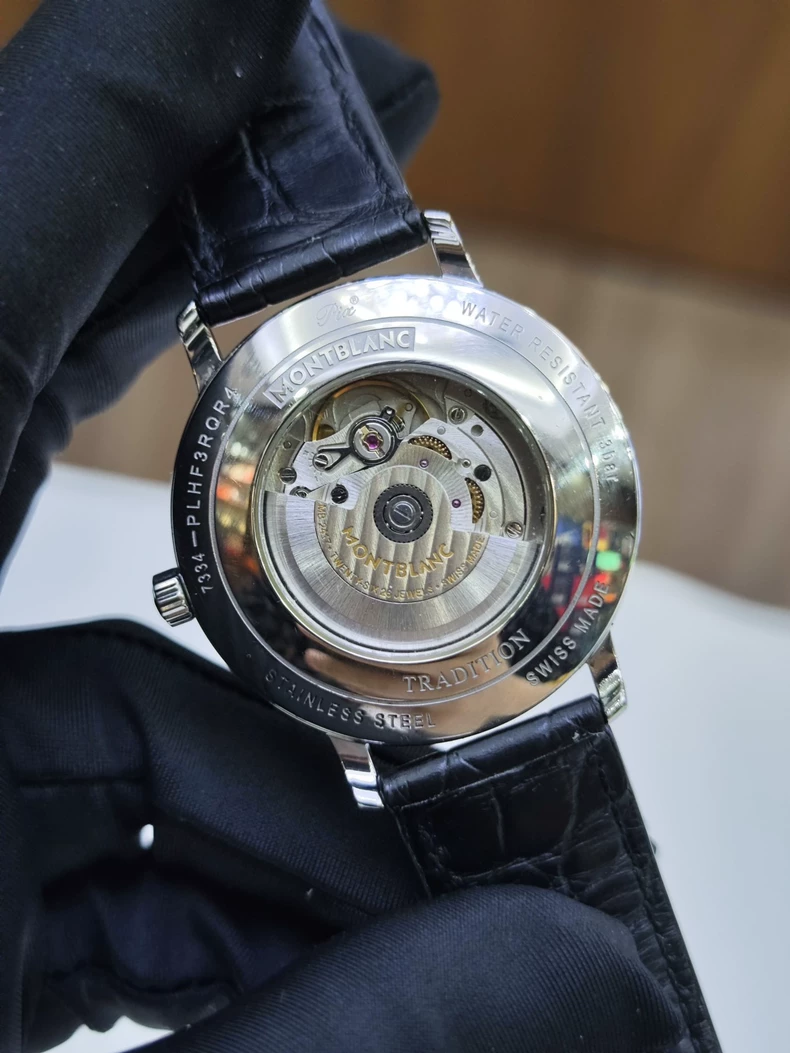 Montblanc Tradition Series U0112609 watch (second hand)-6