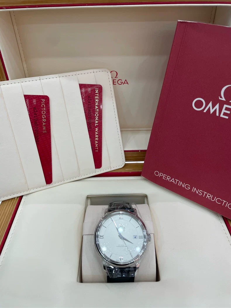 Omega De Ville series 424.13.40.20.02.001 watch (second hand)